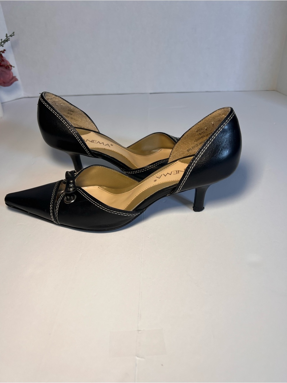 Vintage Ipanema Fisk Black Pointed-Toe Kitten Heels with Contrast Stitch - Sz 6
